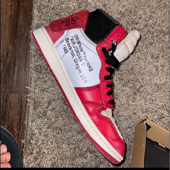 Nike Retro Jordan’s S1 off whites 85s